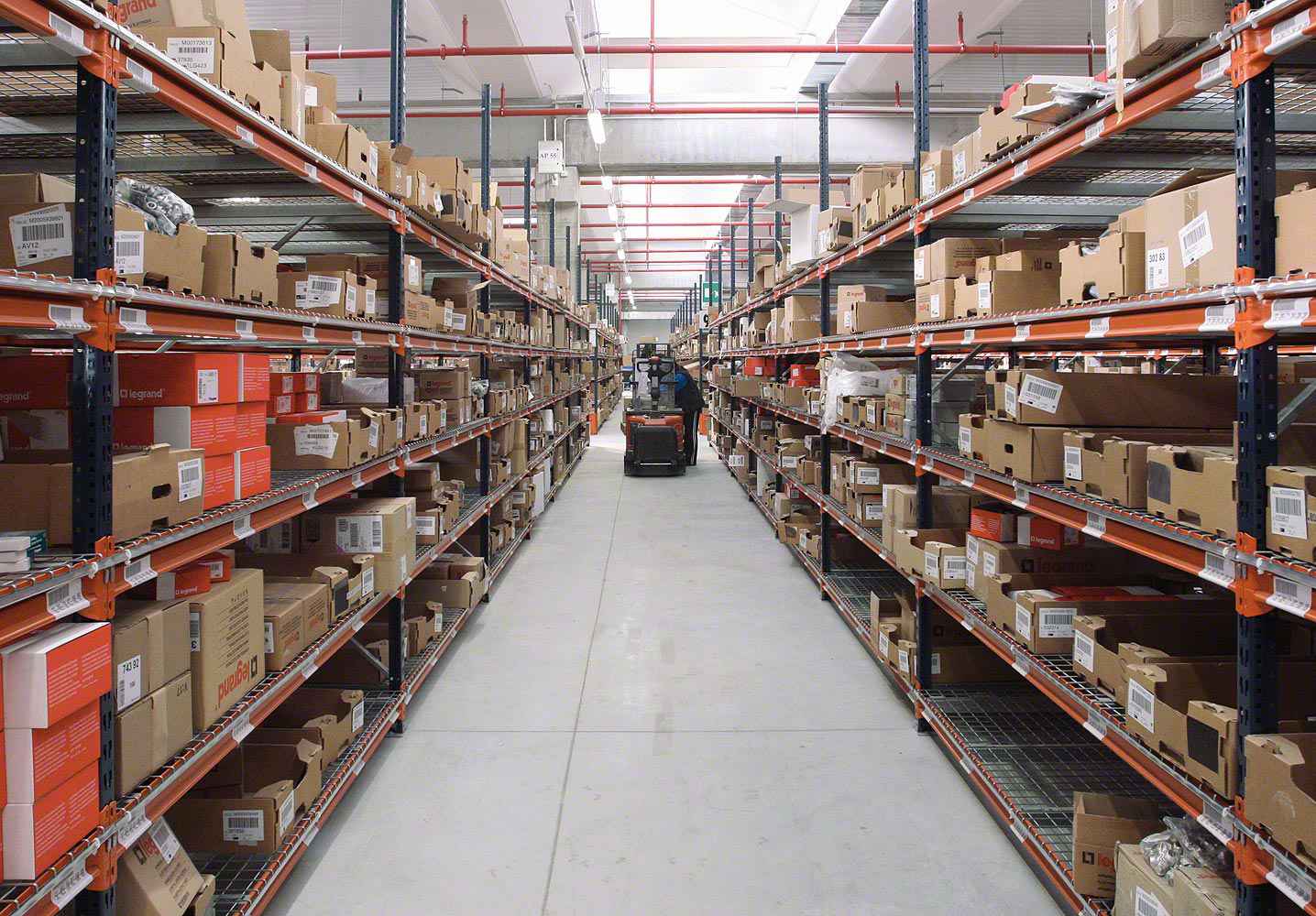 乐鱼网页版·网站入口-乐鱼(中国)智慧安全用电-仓库库房方案